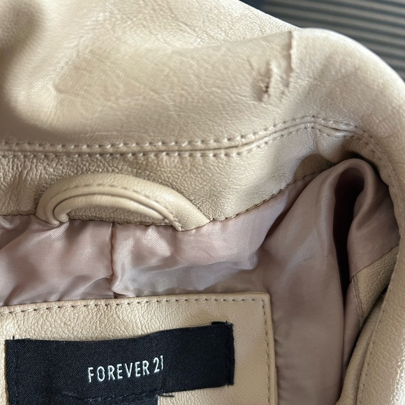 Forever 21 Belted Moto Jacket NWT Taupe Beige S Faux Leather NICKS/FLAW SEE PICS - Picture 12 of 14